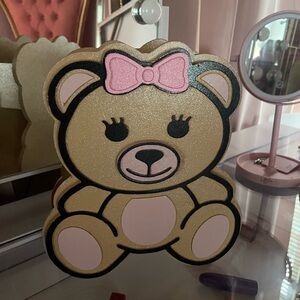 For her vanity Bear organizer